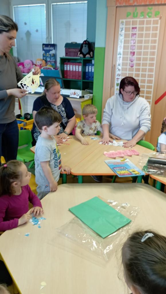 TVOŘENÍ S&nbsp;MAMINKAMI